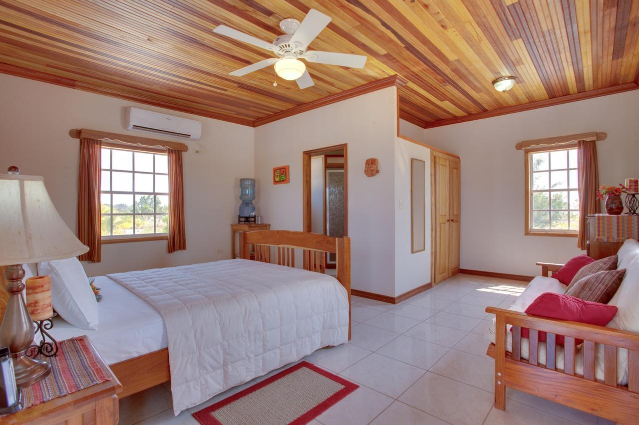 Coco Plum All Inclusive Resort Dangriga Exteriör bild