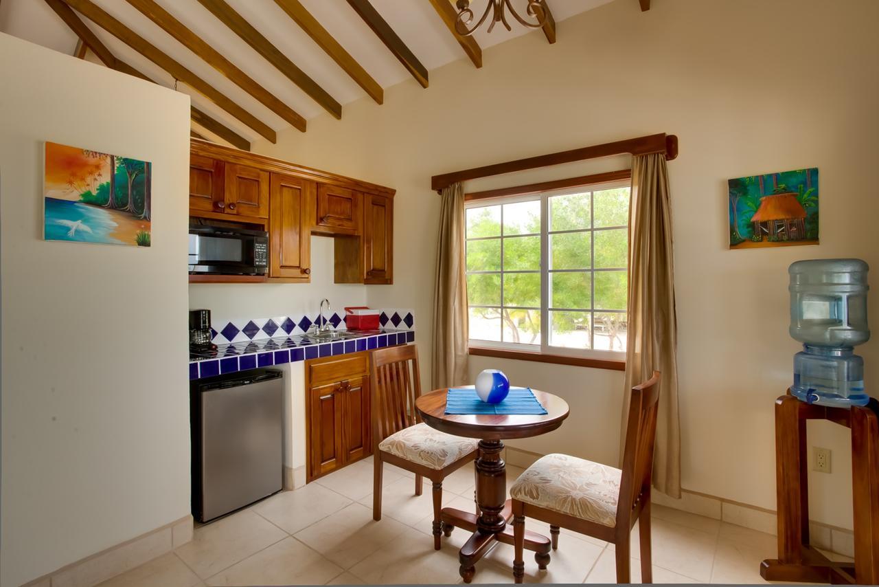 Coco Plum All Inclusive Resort Dangriga Exteriör bild