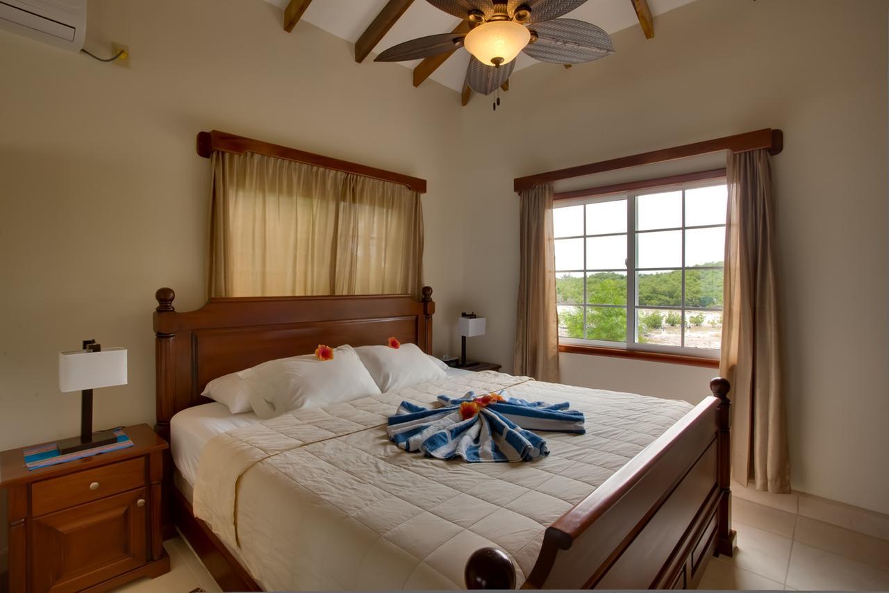 Coco Plum All Inclusive Resort Dangriga Exteriör bild